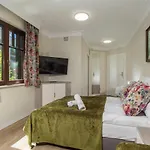 Zamorski By The Sea Bed & Breakfast