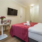 Zamorski By The Sea Bed & Breakfast