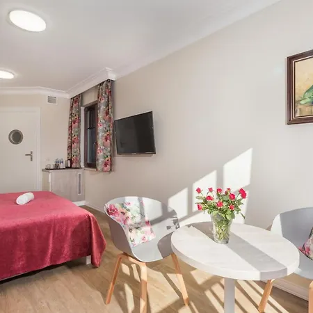 Zamorski By The Sea Bed and Breakfast *