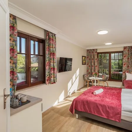 Zamorski By The Sea Bed and Breakfast *