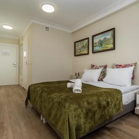 Zamorski By The Sea Bed and Breakfast *