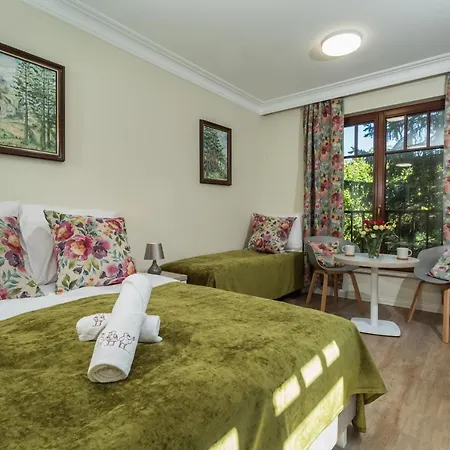 Zamorski By The Sea Bed and Breakfast *