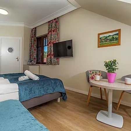 Zamorski By The Sea Bed & Breakfast 3*